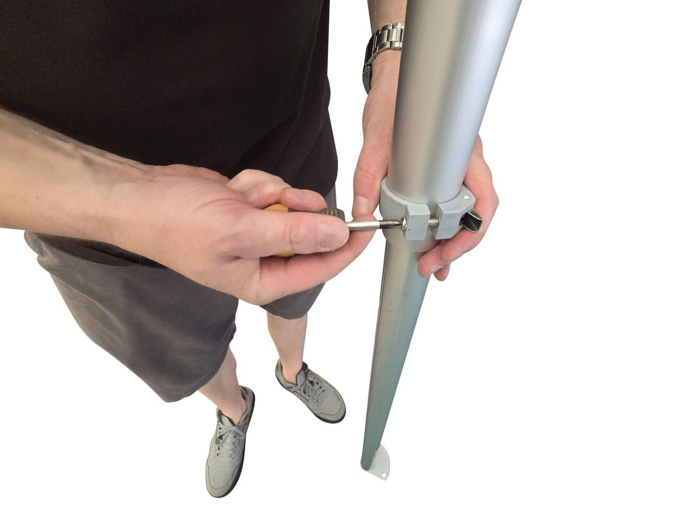 Tightening crossbar clip