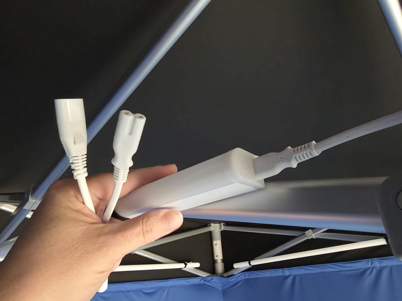 Light power connectors